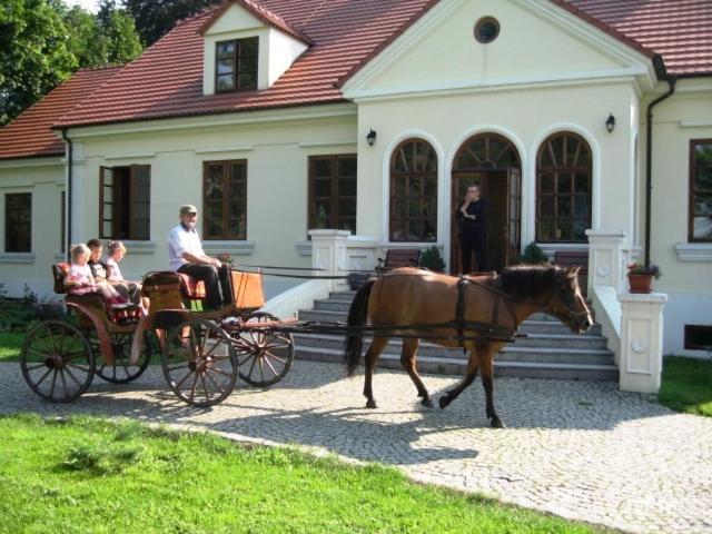 Gospodarstwo Agroturystyczne Dworek Janowicki Kazimierzewo エクステリア 写真